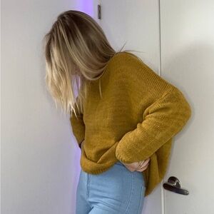 Elegant Mustard Crew Neck Sweater